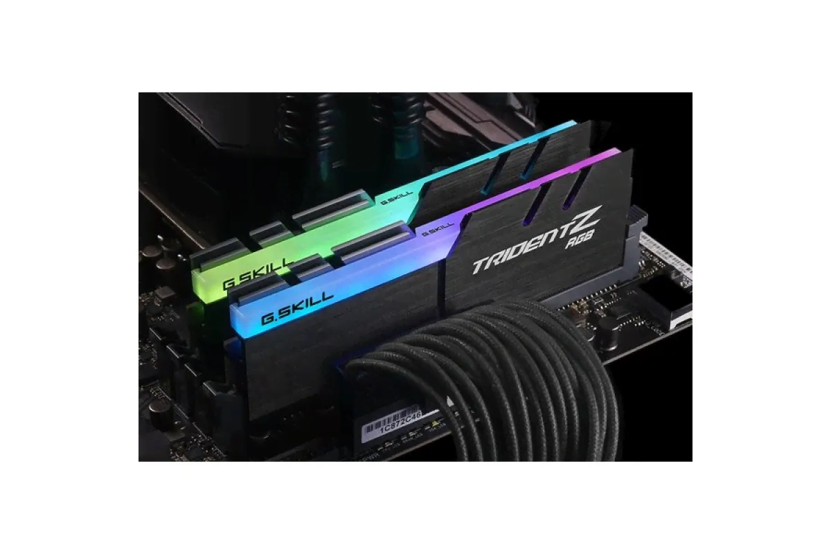 Модуль памяти DDR4 G.SKILL TRIDENT Z RGB 16GB (2x8GB) 4400MHz CL18 (18-19-19-39) 1.4V / F4-4400C18D-16GTZR-0